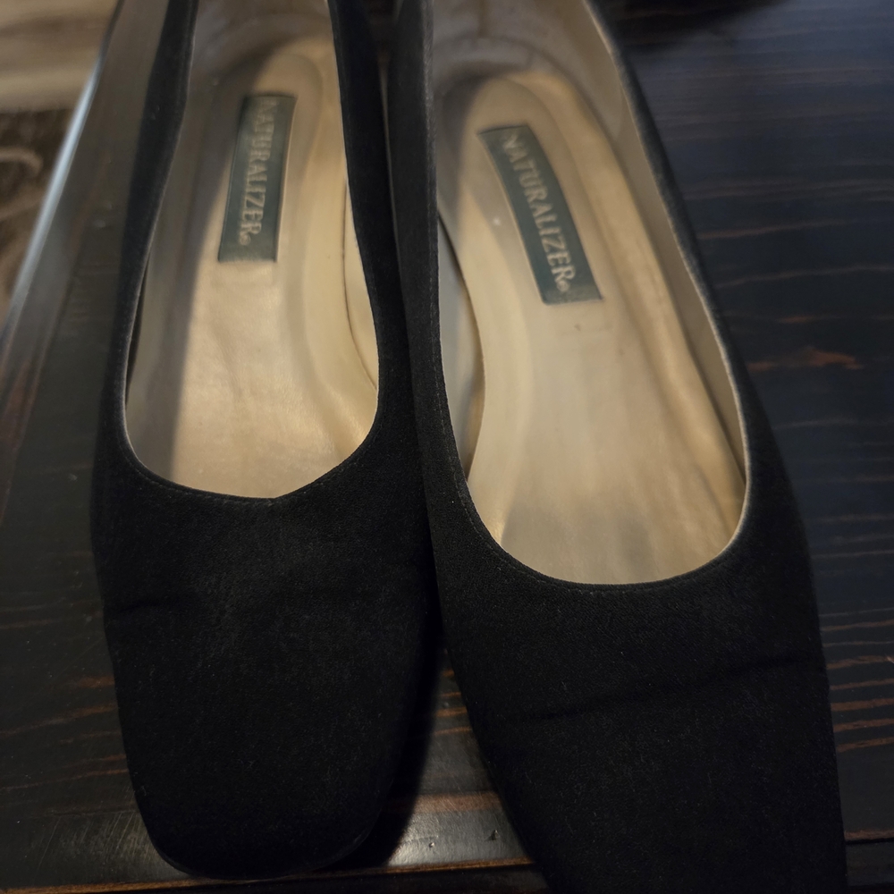 Naturalizer Women's Black Flats